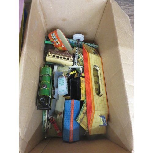 159 - Box with Tin Plate Train Set Clockwork