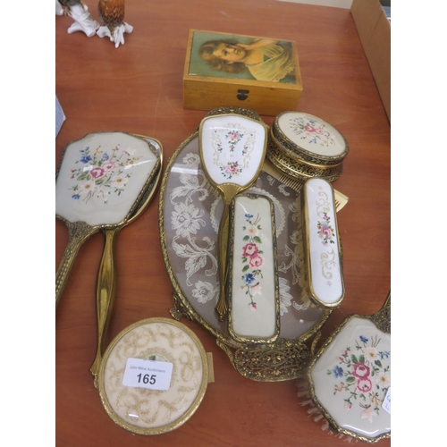 165 - Quantity of Dressing Table Appointments