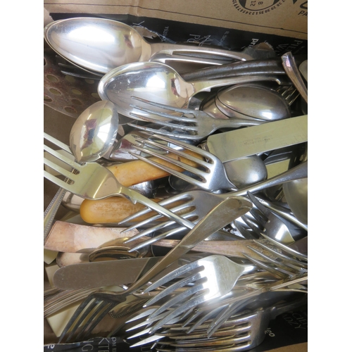 330 - Small lot of Mixed Cutlery