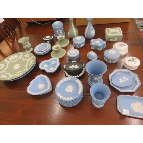 394 - Very Large Quantity of Wedgwood - some boxed