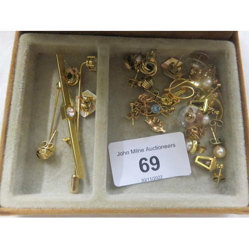 69 - Small lot of Mixed Earrings and Pendants, some gold