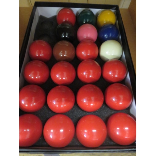 150 - Boxed Set of Snooker Balls