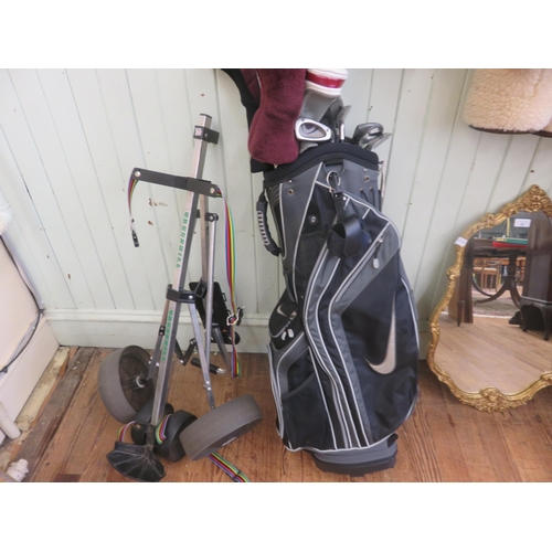 368 - Golf Clubs and Trolley