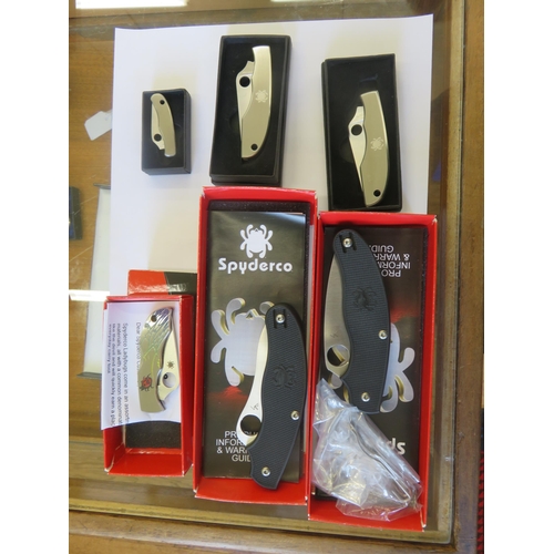 212 - 25 Spyderco Pen Knives