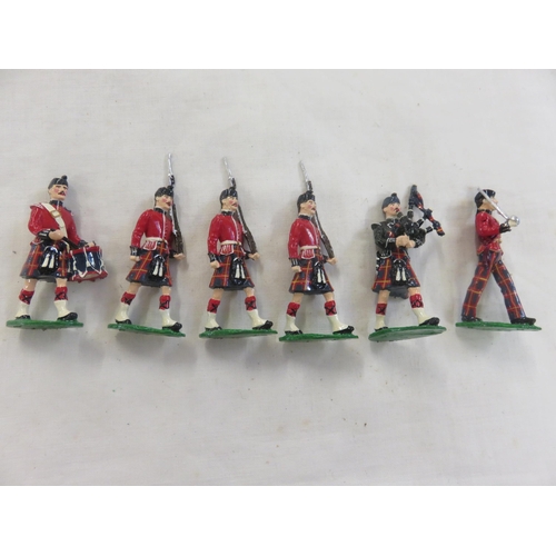 117 - Four boxed Sets of Types of the British Army Queens Own Cameron Highlanders 79th Foot - 14-TP14 6 Fi... 