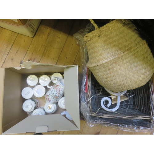 262 - Quantity of baskets, tea cups etc.