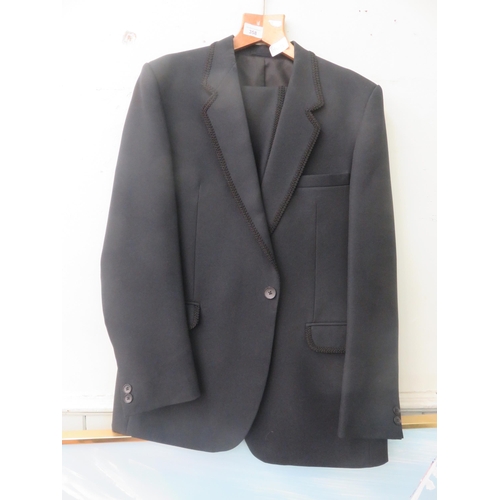 358 - Gents Evening Suit