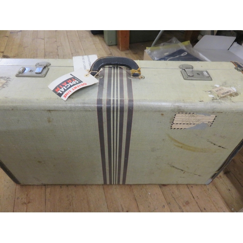 172 - Old Suitcase