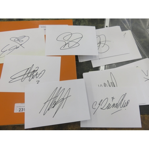 232 - Quantity of Manchester United Player Autographs