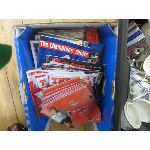 255 - Quantity of Aberdeen - Rangers Football Programmes