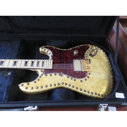 420 - Electric Guitar in Hard Case