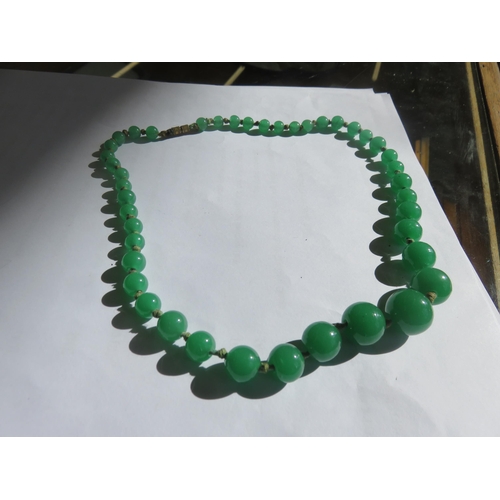 105 - Malachite and Jade Style Necklace