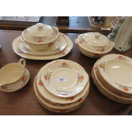 253 - Meakinware Dinner Set