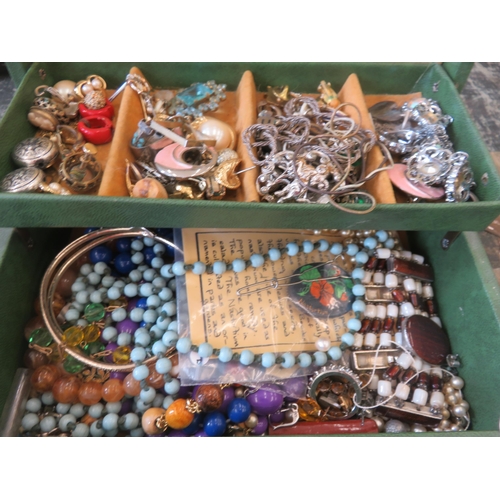 282 - Jewellery Box containing Jewellery