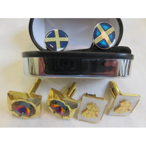 153 - Small quantity of cufflinks