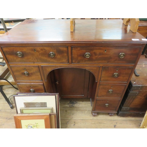 424 - Mahogany Double Pedestal Kneehole Desk