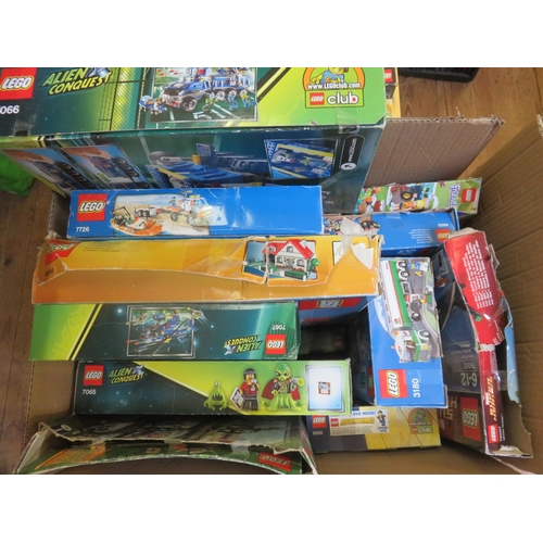 219 - Large Quantity of Loose Lego and Lego Box Sets