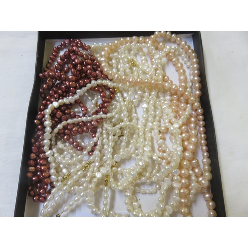 118 - Lot - Pearl Necklaces