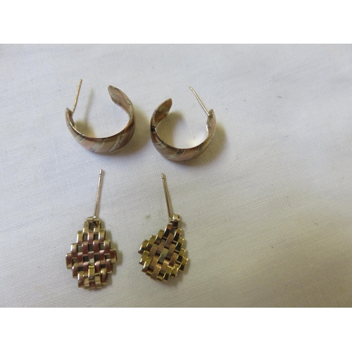 95 - Two pairs of Gold Earrings 2.6 grams