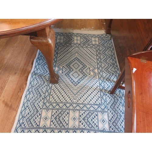 490 - Fringed Blue on White Rug - 40