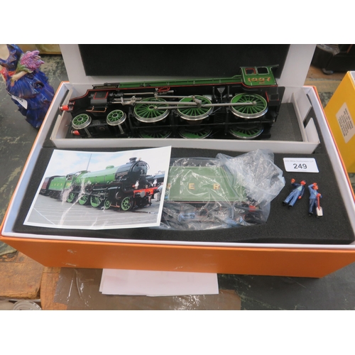 249 - Boxed O Gauge B1 1007 Green LNER Locomotive and Tender, with Paperwork - Klipspringer