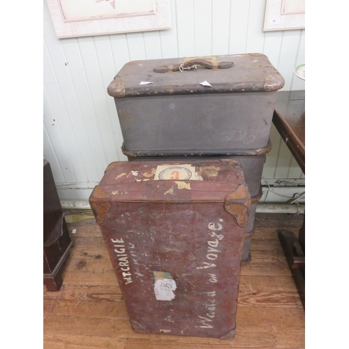 402 - Travel Clock, Trunk and Suitcase