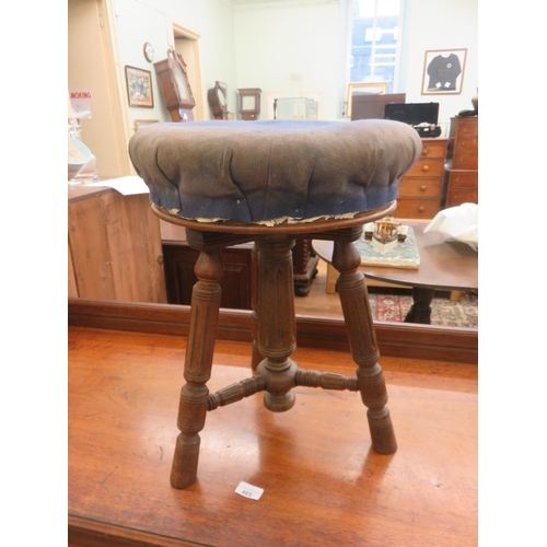 466 - Revolving Piano Stool