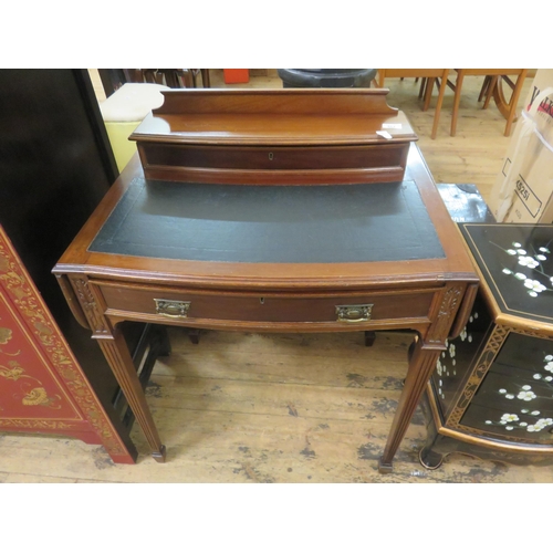 463 - Ladies Desk