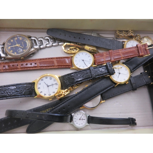 102 - Quantity of mixed Watches