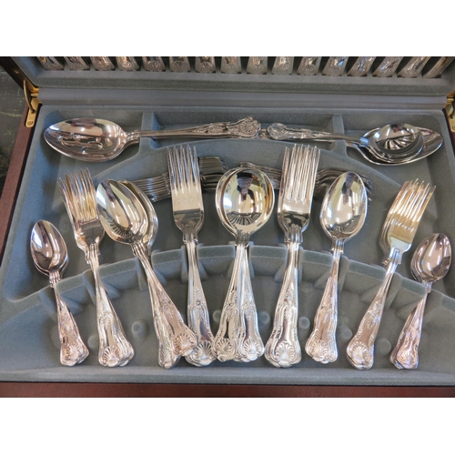 290 - Cased Viners Cutlery Set