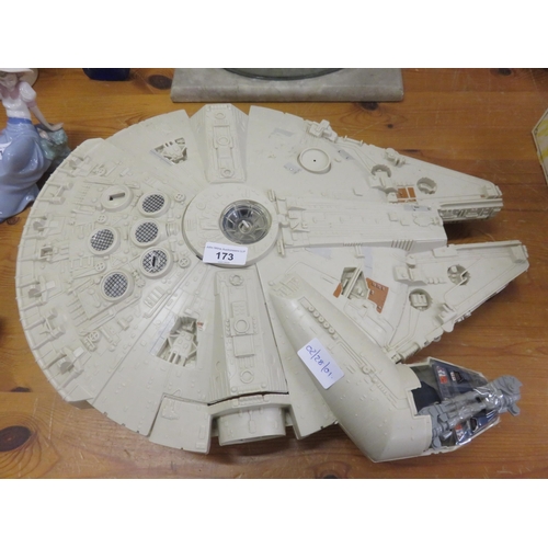 173 - Star Wars Falcon Space Ship