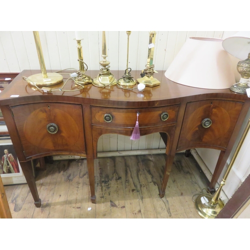 460 - Serpentine Fronted Mahogany Sideboard on Tapered Legs