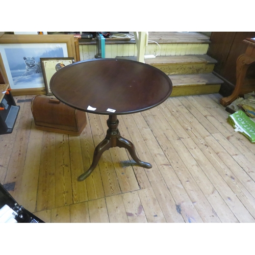 467 - Antique Mahogany Snap Top Pedestal Table