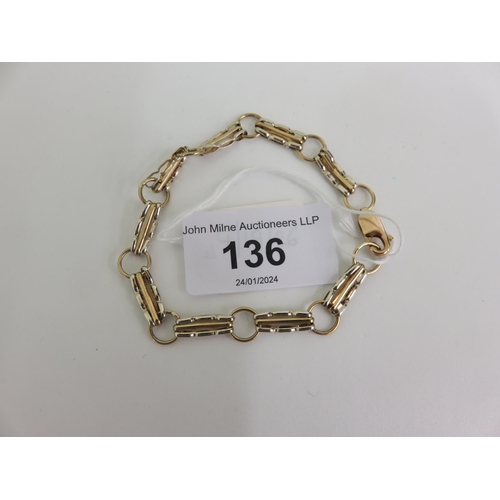 136 - 9ct. Gold Open Link Bracelet 7.3 grams