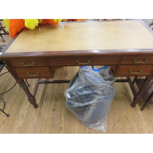 405 - Gillow & Co. Ladies Leather topped Desk