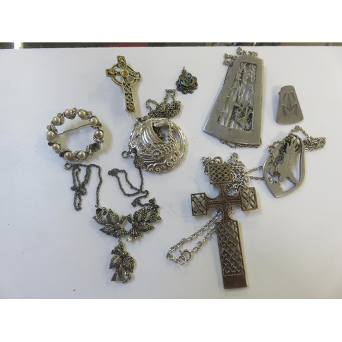 122 - Lot of Celtic Jewellery, Pendants, Broches etc