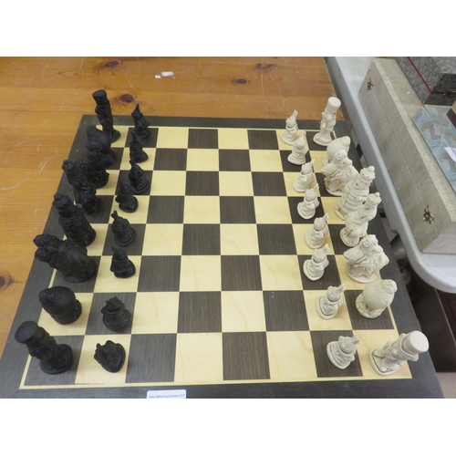 173 - Alice in Wonderland Chess Set