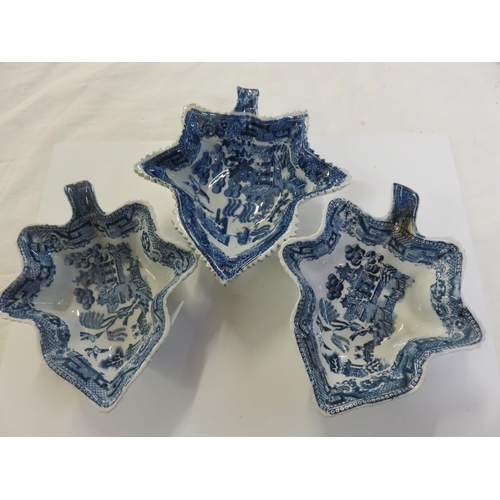 204 - Set of Three 19th Century Staffordshire Pickle Dishes in Leaf Form