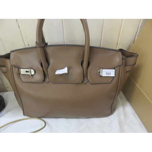 352 - Lady' Handbag