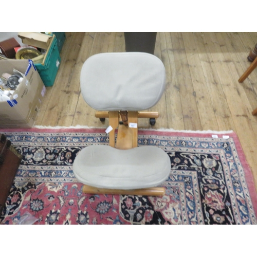 407 - Kneeling Posture Stool