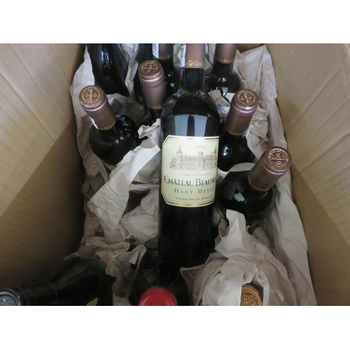 118 - Case of 10 Wine Society Mixed French Red wines 2012.  3 x 2012 Gigondas Clos de Cazaux, 3 x 2012 St.... 