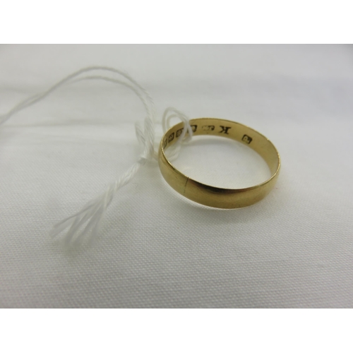 110 - 18ct Gold Wedding Band 2.35g