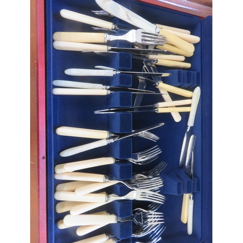 340 - Canteen of Mixed Cutlery