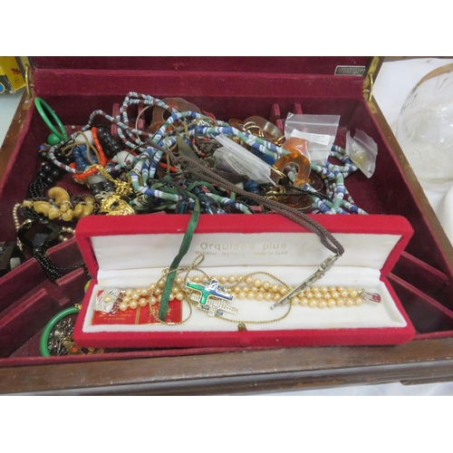 369 - Large box of Jewellery