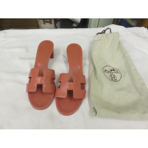 221 - Boxed pair of Hermes Sandals, size 39