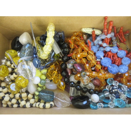 314 - Lot of Vintage Beads etc