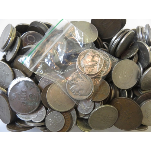 108 - Quantity of mixed Coinage, some silver