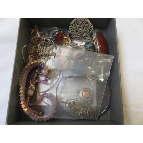 109 - Quantity of Silver Jewellery