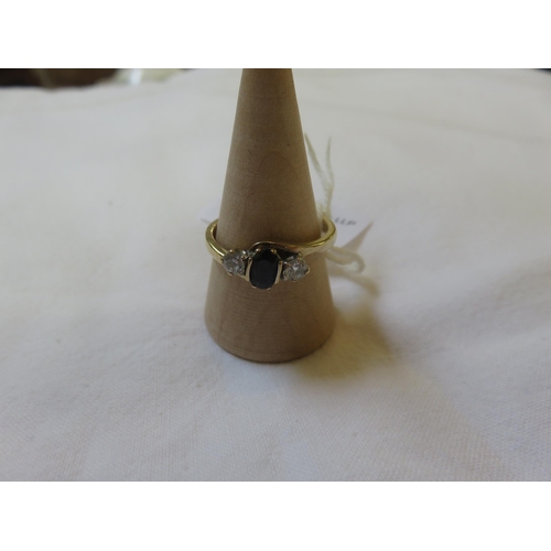 78 - 9ct Gold White and Black Stone Dress Ring