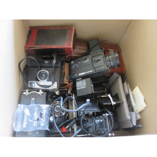 425 - Box of Mixed Cameras